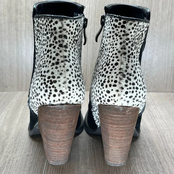 Very Volatile Booties Womens 6 Chatter Cheetah Calf Hair Suede Wedge Black Beige - Picture 4 of 12